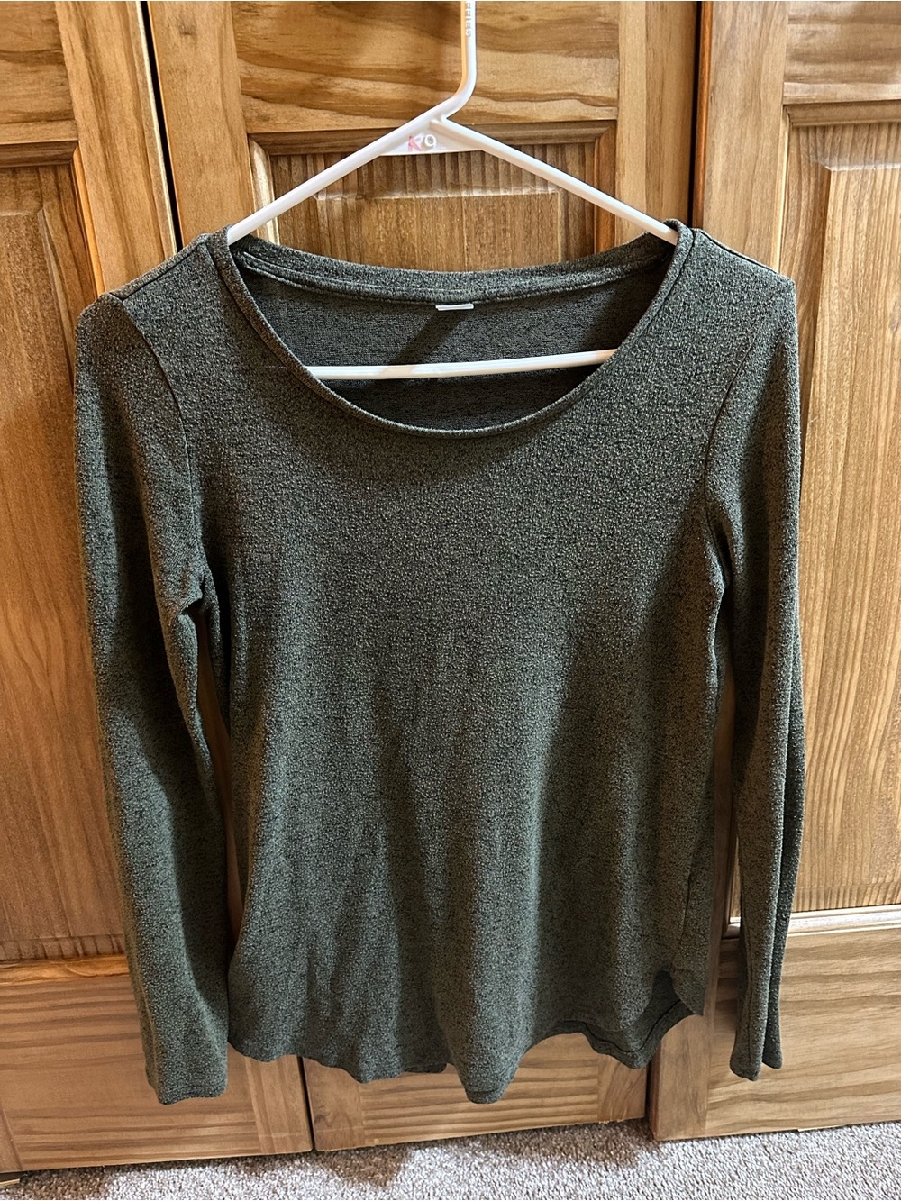 Women’s Olive Green Long Sleeve Scoop Neck Top